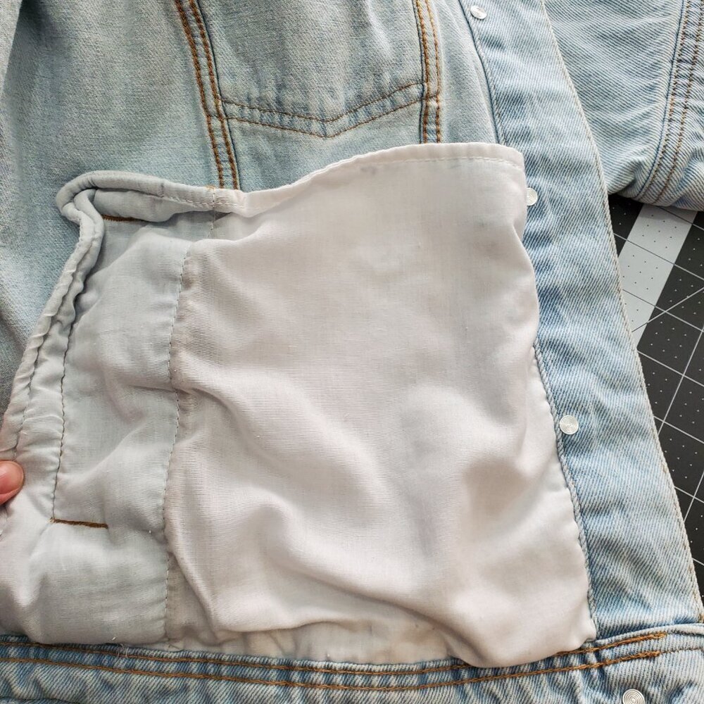 Distressed Light Wash Denim Jacket | Oversized Ripped 100% Cotton Trucker XXL - Picture 5 of 6
